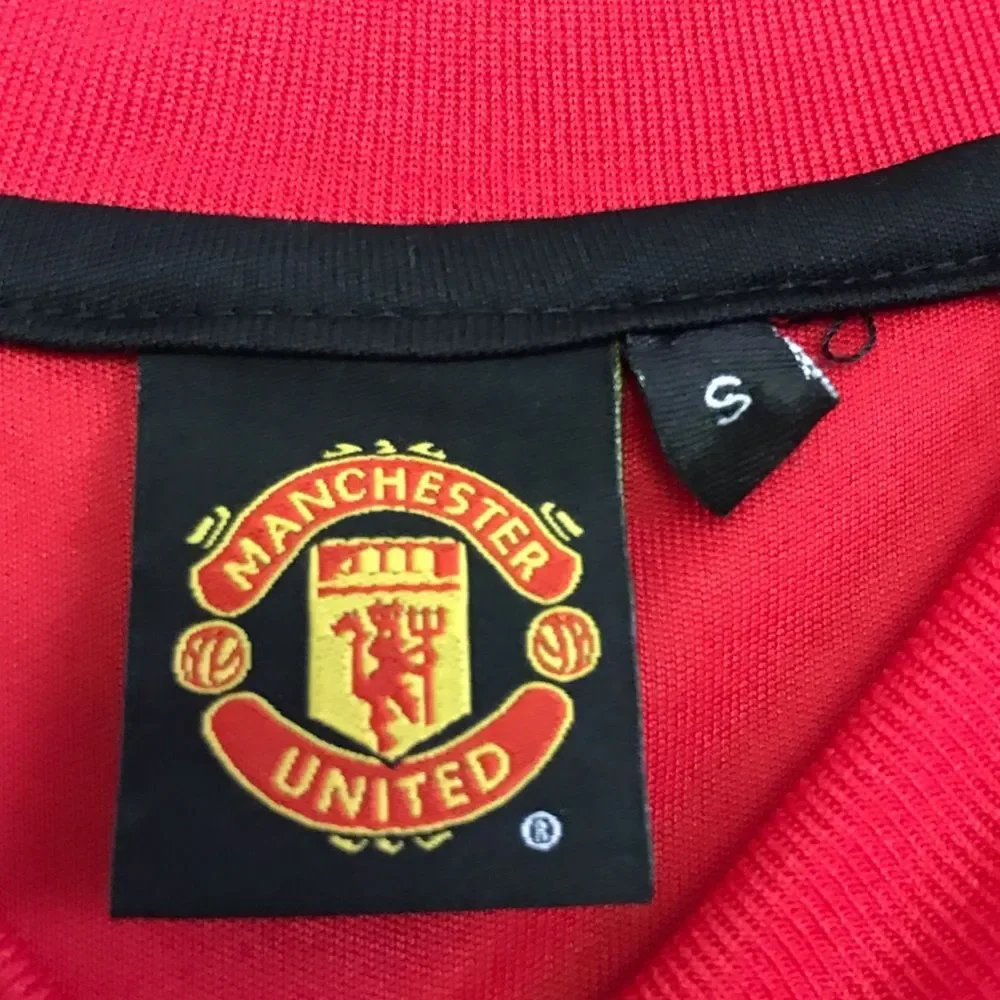 Manchester United Official Red Black Jersey Tee Mens Sz Small Top Crew Neck